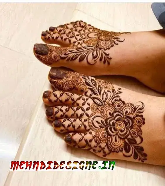 Arabic Style Mehndi Foot Designs