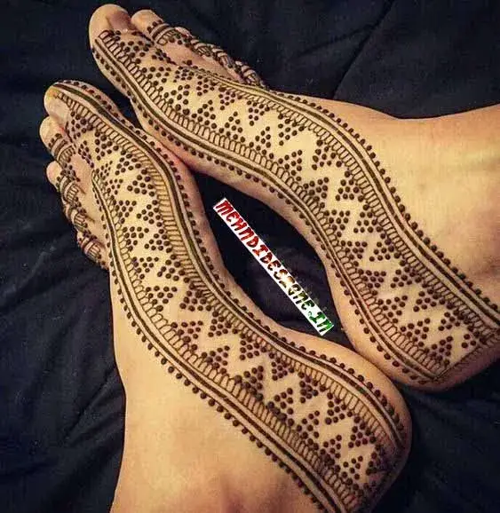 Modern Styles of Foot Mehndi Designs with dots