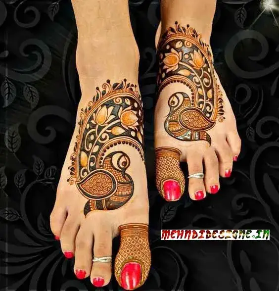 Modern Styles of Foot Mehndi Designs with paisely.jpg