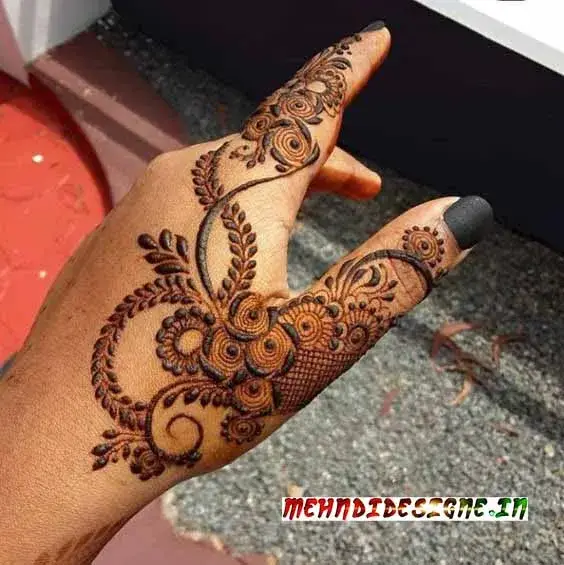 One finger mehndi design back hand