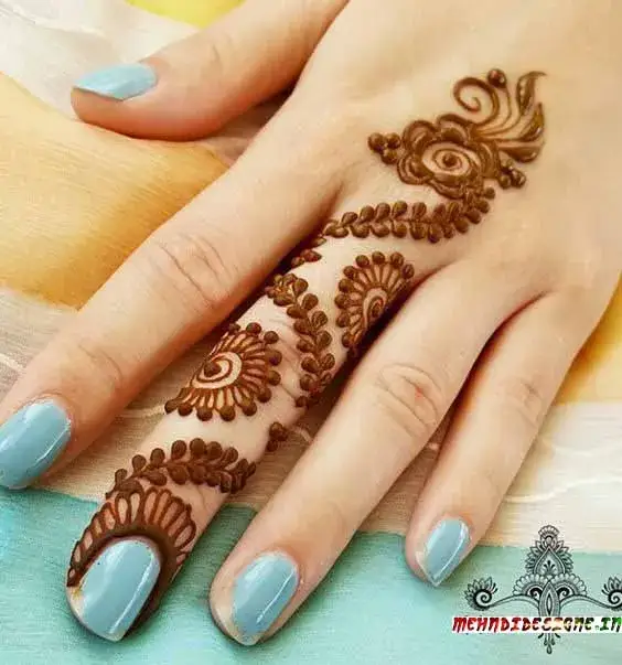 One finger mehndi design back hand