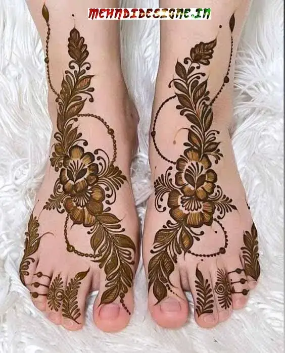 Simple Foot Mehndi Design