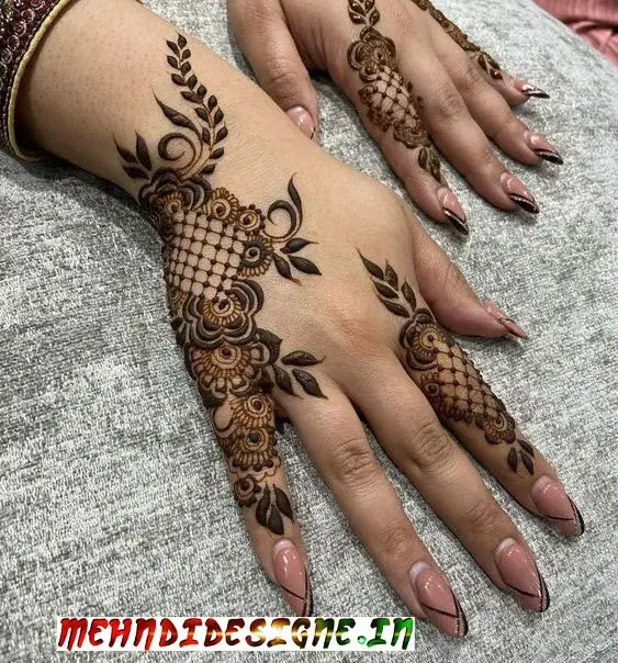 Simple mehndi designs for kids back hand