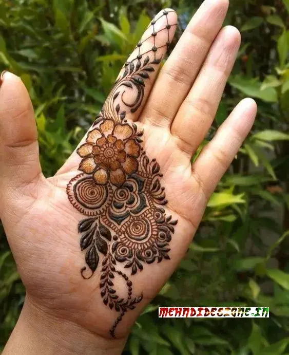 Simple mehndi designs for kids front hand